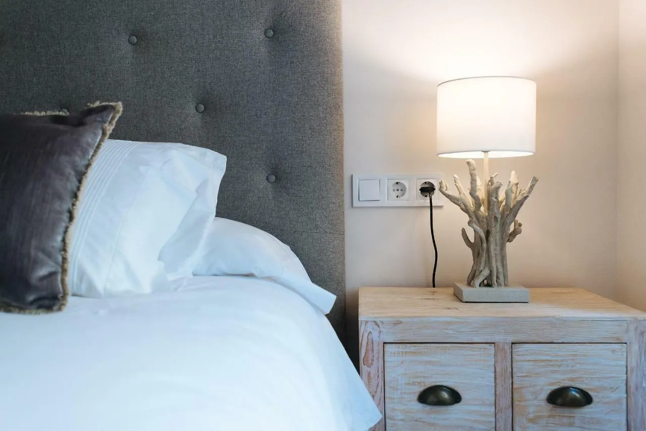 Hostly Aponte Exclusive Apartment-Center-Fibre-Parking Optional-Cless Seville Apartment