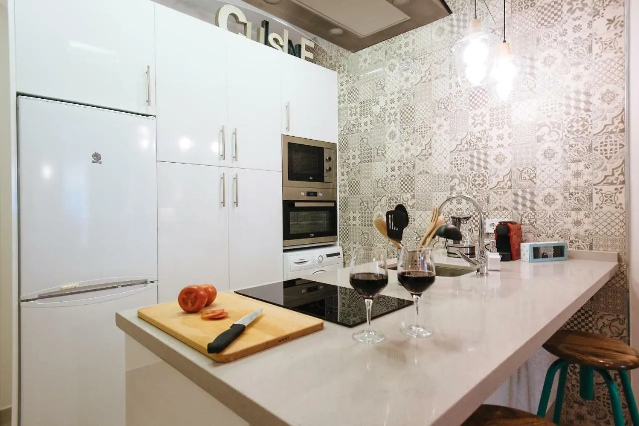 Hostly Aponte Exclusive Apartment-Center-Fibre-Parking Optional-Cless Sevilla