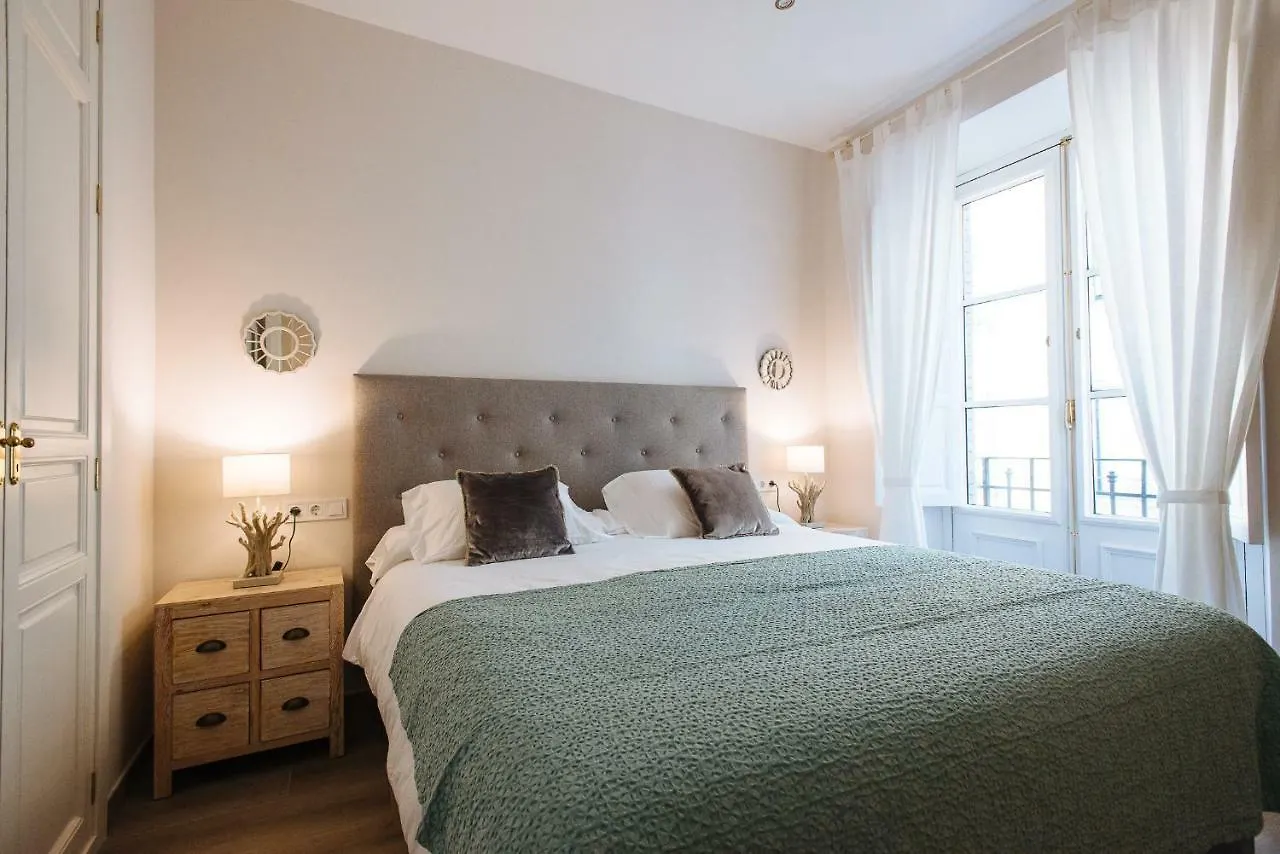 Hostly Aponte Exclusive Apartment-Center-Fibre-Parking Optional-Cless Sevilla